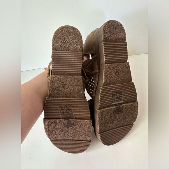 Pierre Dumas Brown Faux Leather Wedge Sandals Size 8.5 - Picture 6 of 6